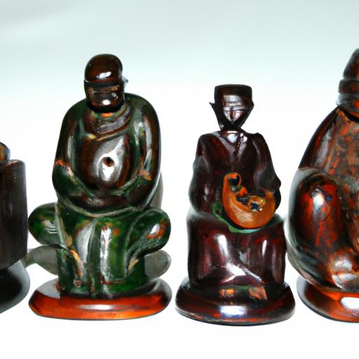 Bộ tượng 5 ông thần tài được làm từ nhiều chất liệu khác nhau như gỗ, đồng và ngọc