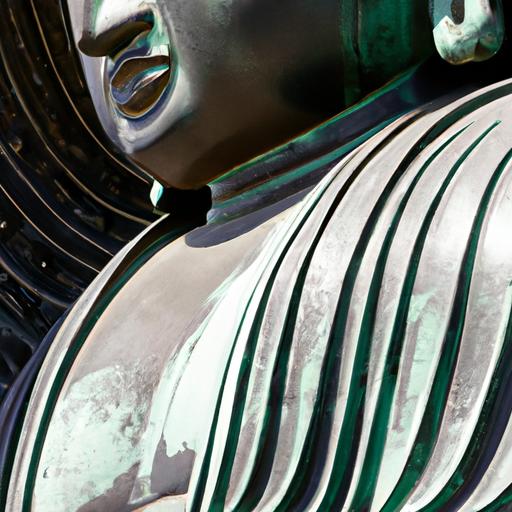 Gần cận tượng đồng Phật lớn với chi tiết tinh xảo