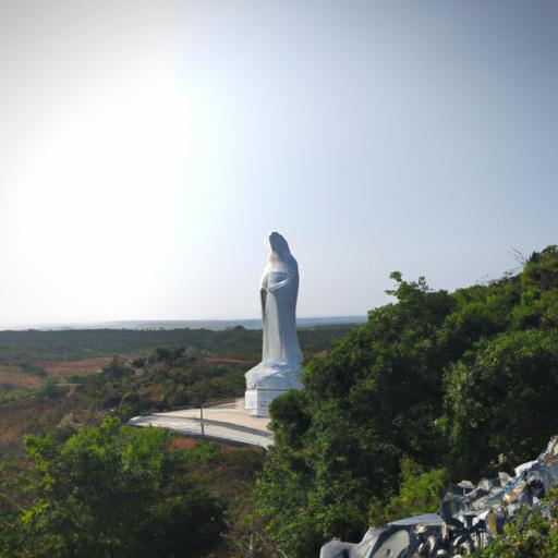 Phong cảnh xung quanh tượng bà nữ tướng Lê Chân