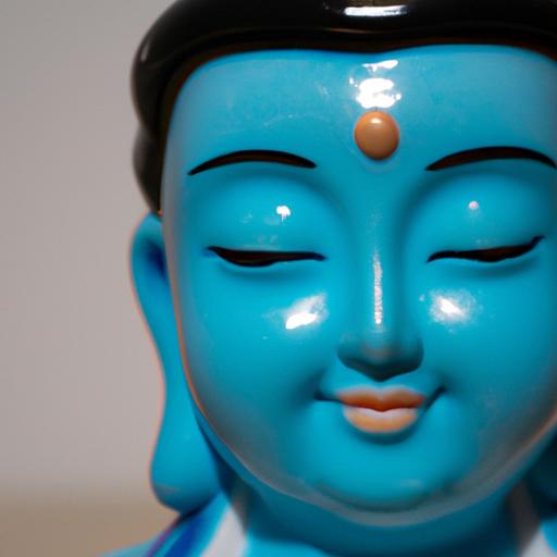 Tượng Phật Quan Âm bằng sứ xanh lá cây với nụ cười thanh thản